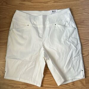 INC shorts sz curvy 6